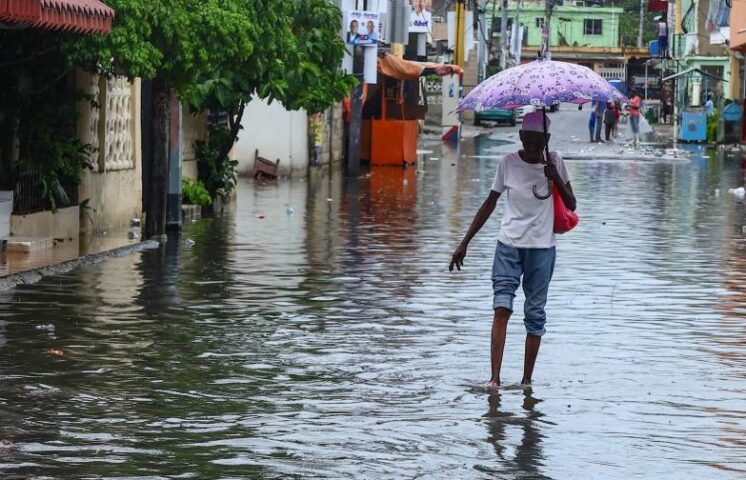COE incrementa a 11 las provincias en alerta amarilla y coloca 10 en verde por efectos de vaguada