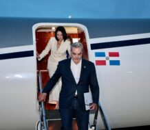 Abinader llega a Washington donde recibirá reconocimiento por su liderazgo en las Américas