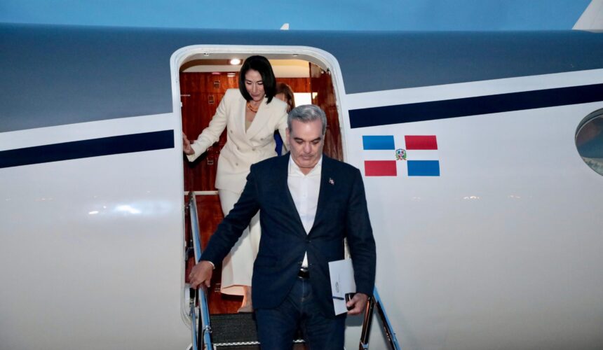 Abinader llega a Washington donde recibirá reconocimiento por su liderazgo en las Américas