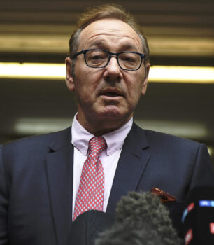 Kevin Spacey admite comportamiento sexual inapropiado sin consentimiento