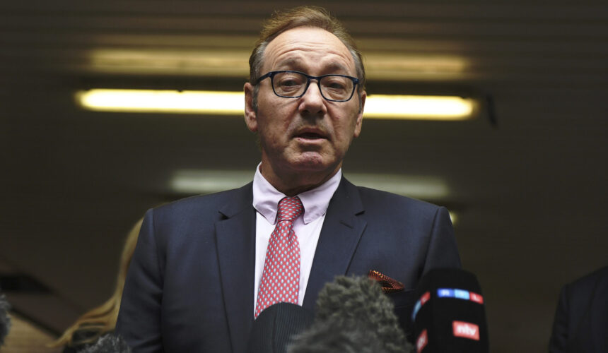 Kevin Spacey admite comportamiento sexual inapropiado sin consentimiento