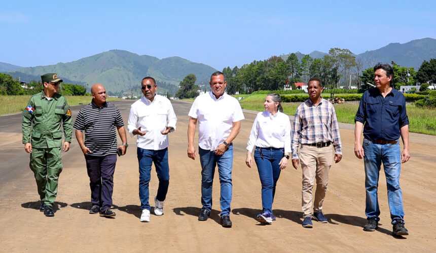 Director DA evalúa daños por lluvias en aeropuerto Constanza; garantiza solución