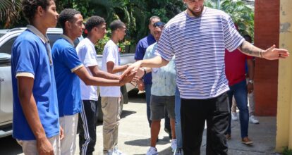 NBA Chris Duarte acude junto al INEFI al liceo Profesor Andrés Medrano Méndez, en Bayona, Santo Domingo Oeste