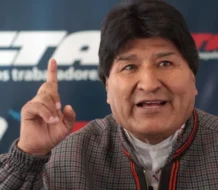 Evo Morales adelanta el congreso del MAS e invita al presidente Luis Arce a participar