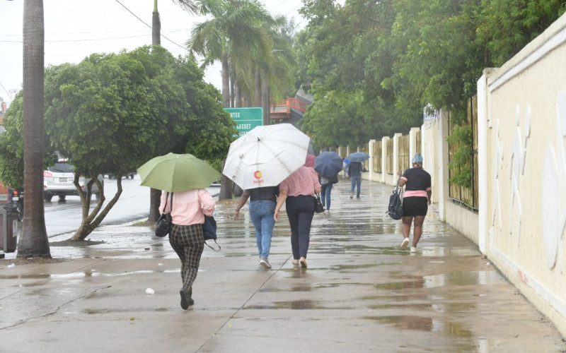 Lunes de lluvias y temperaturas calurosas por el polvo del Sahara