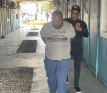 Conocerán medida de coerción a hombre vinculado a la muerte de su madre de 64 años en Santiago