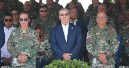 Presidente Abinader entrega 44 nuevos vehículos al Ejército, que incrementan capacidad de movilidad en 1,200 soldados más a cualquier punto del país