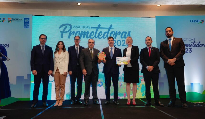 Popular recibe premio de “Prácticas prometedoras” por su iniciativa “Finanzas con Propósito”