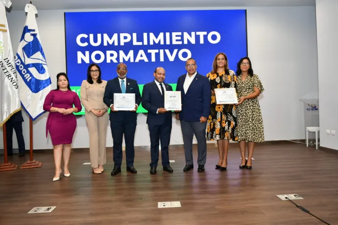 DGII recibe certificaciones internacionales en Antisoborno y Cumplimiento