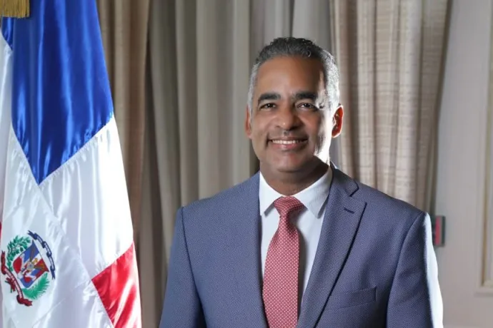 Ministro asegura: “RD seguirá fortaleciendo lazos con El Salvador”