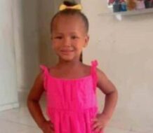 Niña que cayó del cuarto piso de clínica en San Cristóbal sigue con pronóstico reservado