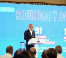 Abinader afirma «reducción» de la pobreza se debe a aumentos salariales
