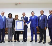 Senado reconoce trayectoria de la educadora Jacqueline Malagón 