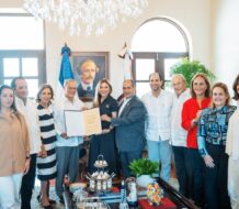 Alcaldesa Carolina Mejía designa a Frank Rainieri como mentor turístico de Santo Domingo