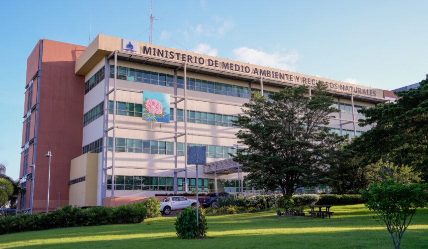 Directora RR. HH. de Medio Ambiente atribuye críticas en su contra a despido de empleados cobraban sin trabajar 