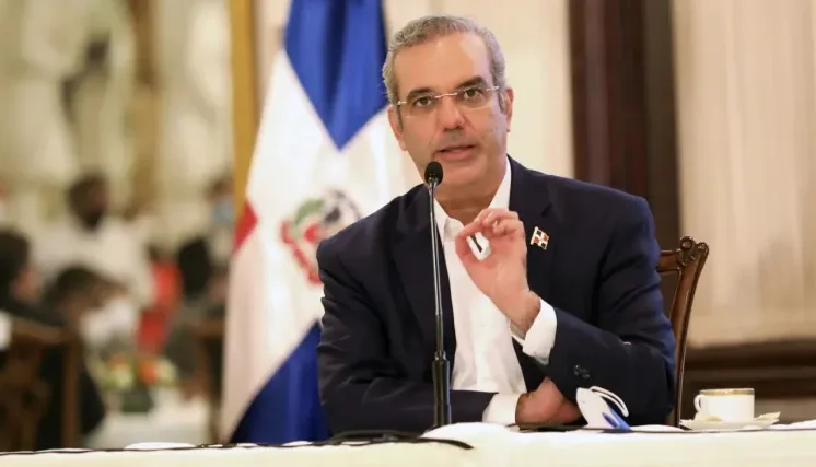 Abinader crea comisión que definirá ruta para lograr duplicar PIB al 2036