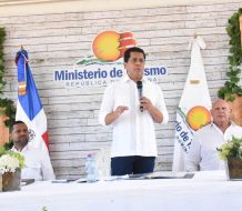 Turismo inaugura varias obras en Samaná y deja otras iniciadas.
