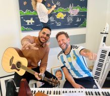 Noel Schajris firma a su primer artista dominicano: Saúl Bonilla.