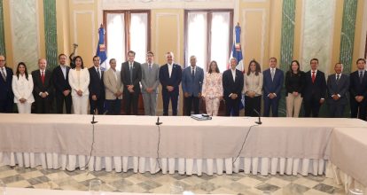 Presidente Abinader propone actualizar agenda de trabajo conjunta con exportadores para desarrollo del sector