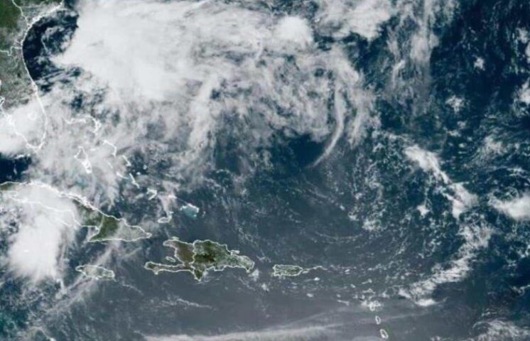 Se activa el Atlántico con dos sistemas y cuatro ondas tropicales tras inicio temporada de huracanes