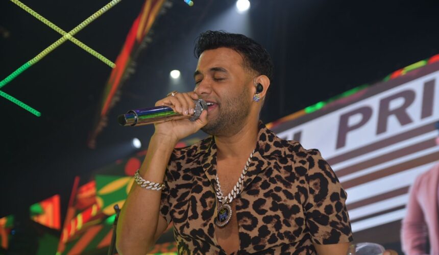 Yarony recibe respaldo del público y de estrellas de la bachata como Romeo