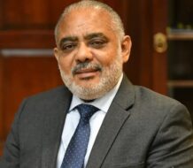 Tejada exhorta al presidente Abinader ponga atención denuncia Acomprovi sobre retraso permisos en Medio Ambiente