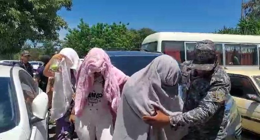 Colombianas víctimas de trata protestan en casa de acogida del sector Los Ríos
