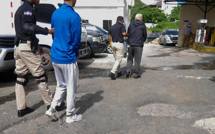 Extraditan a dos dominicanos acusados de fraude y estafa a estadounidenses de avanzada edad