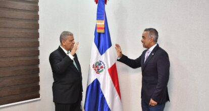 Ministro de la Presidencia juramenta al Comisionado para las Reformas del Estado