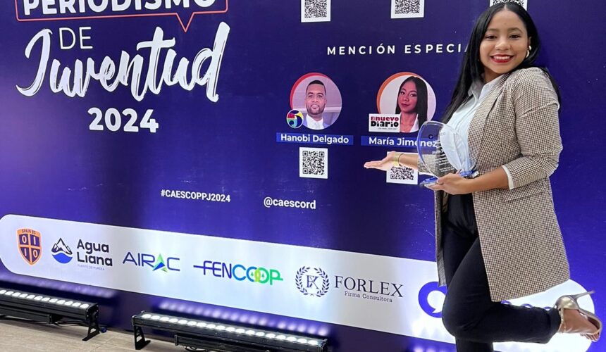 Periodista María Jiménez recibe Mención de Honor en Premios Juventud Caesco 2024