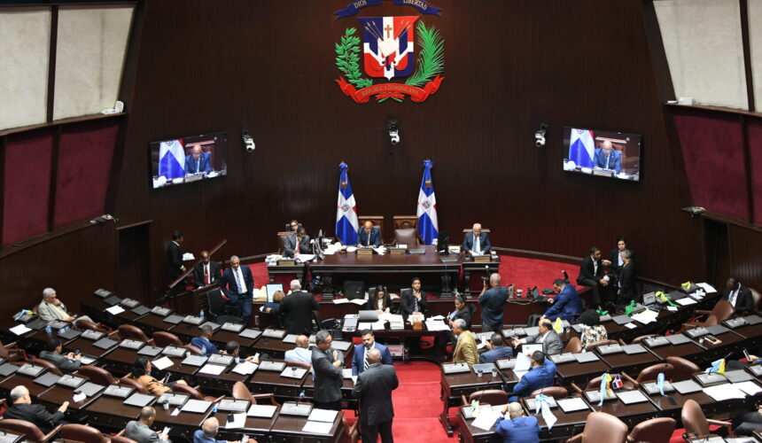 Diputados aprueban sin tres causales en primera lectura el Código Penal