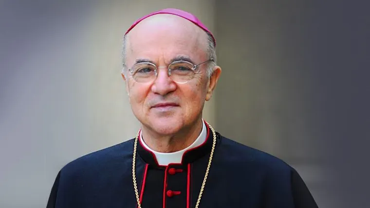 El Vaticano excomulga al arzobispo Viganò, acusado de «cisma» por sus ataques al papa