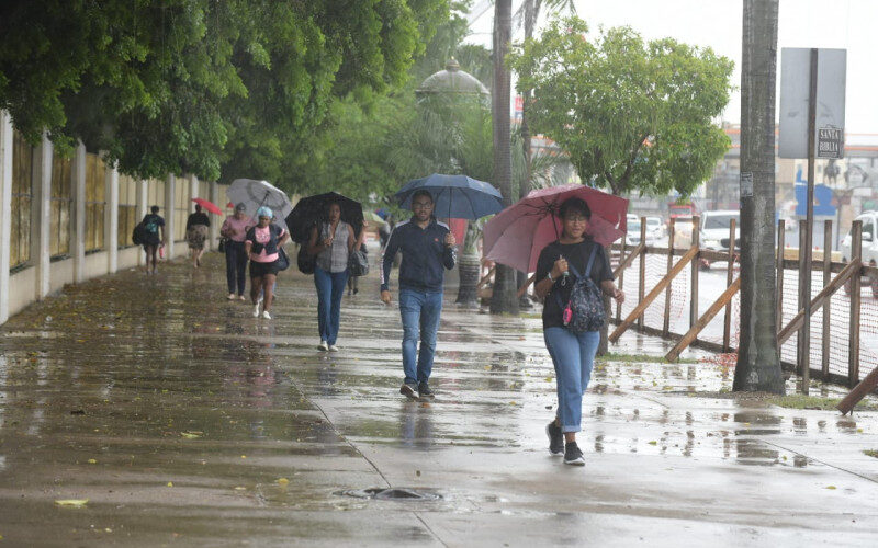 Vaguada sigue generando aguaceros, mantiene alerta para el Gran Santo Domingo y otros provincias