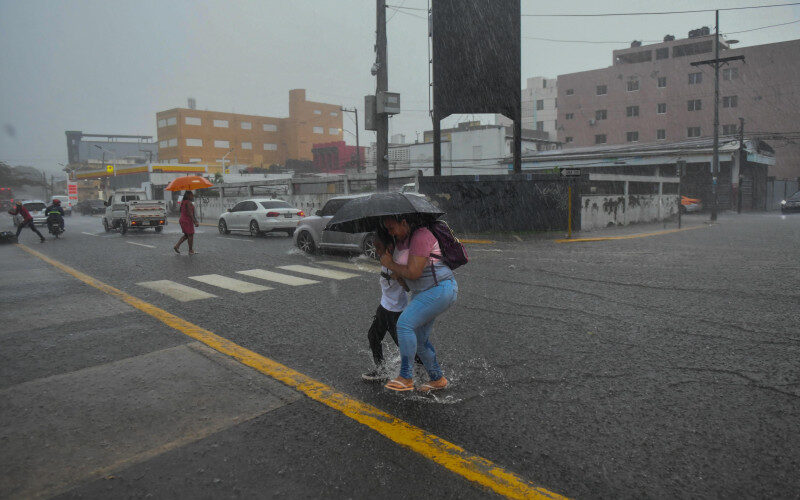 Se prevén aguaceros y tronadas para este domingo