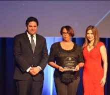 Cándida Acosta: más de 26 años de carrera, sacrificios y logros en el periodismo económico
