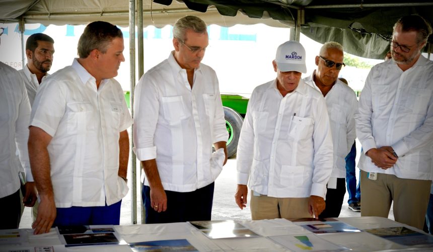 Presidente Abinader inaugura muelle auxiliar y deja iniciados trabajos para proyectos energéticos en Manzanillo, Montecristi