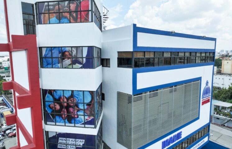 INABIE insta a comercios abstenerse de vender mercancía con logo institucional