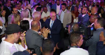 Francisco Domínguez Brito logra gran acogida y valoración positiva por parte de miembros del PLD y su candidatura a la presidencia de esa organización.