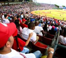 Abonarse para los 25 partidos del Escogido en el Quisqueya tiene un costo de RD$53,750