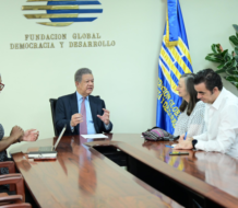 Leonel trata situación de Venezuela con representantes de Centro Carter, ONU y UE