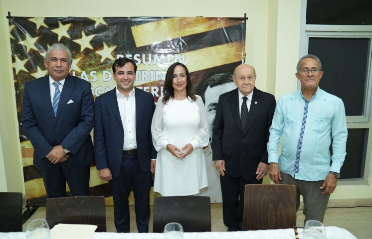 Eduardo A. Hernández Incháustegui presenta su libro “Resumen de las Doctrinas de Política Exterior Estadounidense”