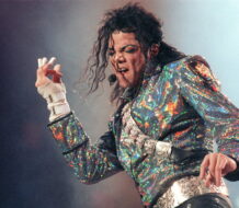 Tribunal aprueba venta de catálogo de Michael Jackson a Sony por $600 millones pese a objeciones de su madre