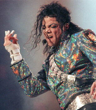 Tribunal aprueba venta de catálogo de Michael Jackson a Sony por $600 millones pese a objeciones de su madre