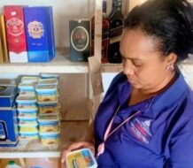 Salud Pública continúa operativos de salubridad en negocios de venta de comestibles en Valverde