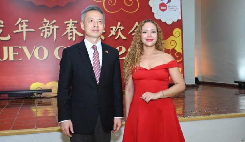 Joven cineasta dominicana Rure Alessandra Holguín Veras de León gana prestigiosa beca para la élite mundial del cine en la Beijing Film Academy