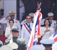 Retraso en la llegada del Presidente Abinader al Teatro Nacional