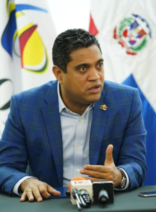 Kelvin Cruz es designado ministro de Deportes