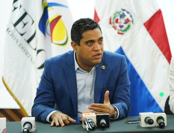 Kelvin Cruz es designado ministro de Deportes