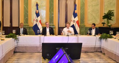 Presidente Abinader comparte logros y avances del sistema de contrataciones públicas