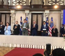 Tras años de negociaciones, RD y EEUU firman acuerdo a cielos abiertos para fortalecer la aviación